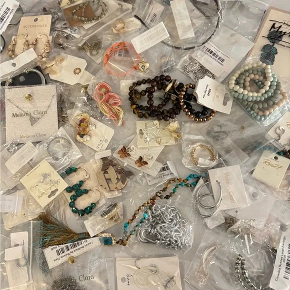 ✨ Wholesale Jewelry Lot – 60+ New Pieces  Earrings, Bracelets, Necklaces & More - Picture 4 of 6